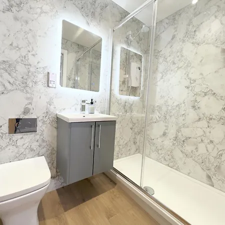 House 4 - Cheltenham Parade Loft * ハロゲート
