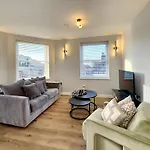House 4 - Cheltenham Parade Loft 해러게이트