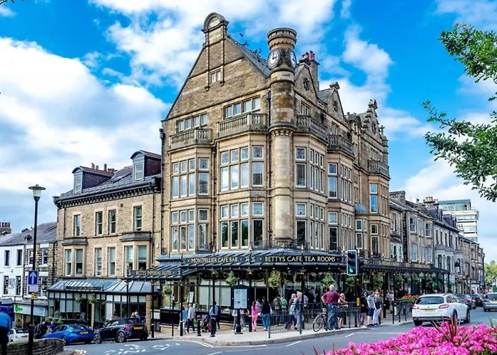 House 4 - Cheltenham Parade Loft * Harrogate